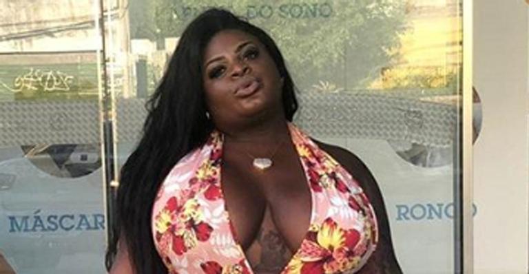 De lingerie, Jojo Todynho compartilha clique sensual: ”Acordei gostosa”