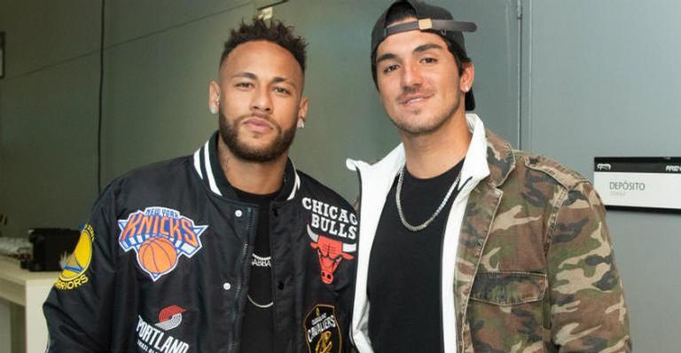 Neymar Jr. e Gabriel Medina embarcam de jatinho para a Bahia com os ‘parças’: ”Partiu”
