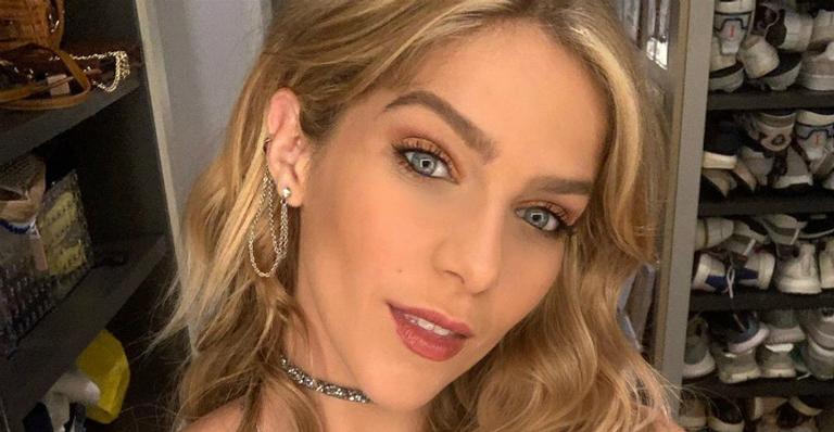 Em Fernando de Noronha, Isabella Santoni surge ao lado de Aline Riscado e surpreende