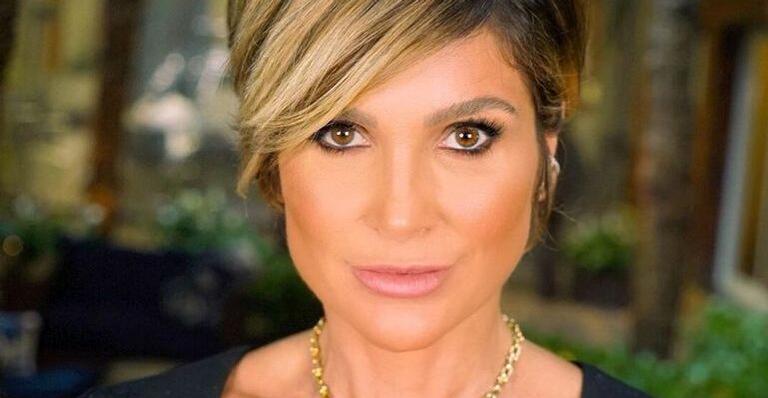 Na piscina, Flávia Alessandra ostenta corpão sarado e recebe chuva de elogios: ”Sereia”