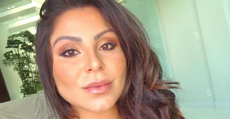 Em viagem de final de ano, Andressa Ferreira exibe barrigão na reta final da gravidez