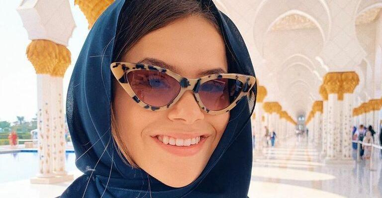 Maisa Silva abre álbum de fotos de viagem pelos Emirados Árabes Unidos