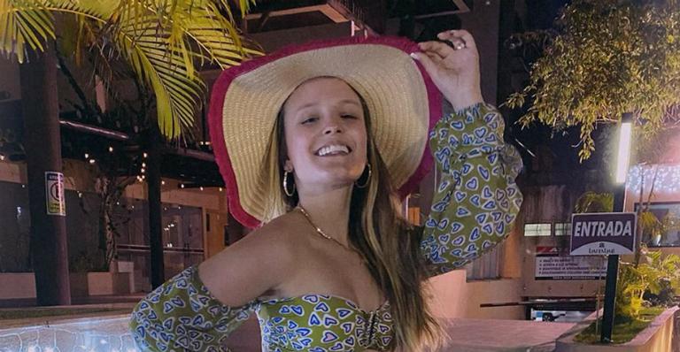 Larissa Manoela curte viagem para o Alagoas ao som de Luan Santana: ”Acordei inspirada”