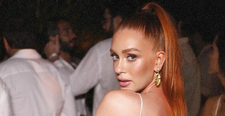 Marina Ruy Barbosa surge com look arrasador para a virada de ano
