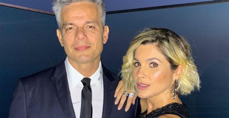 De fio dental, Flávia Alessandra dá beijaço em Otaviano Costa na cachoeira