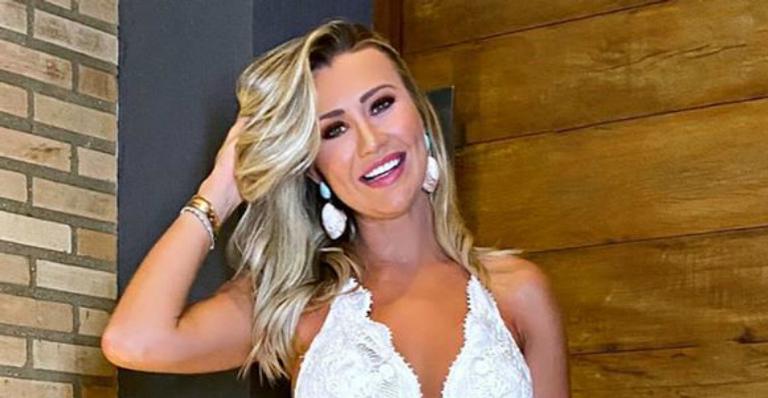 Ana Paula Siebert completa cinco meses e posa de biquíni neon: ”Para alegrar o dia”