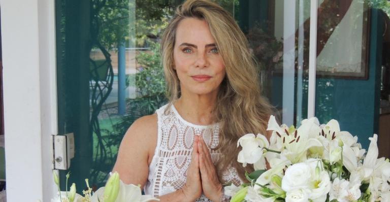 Bruna Lombardi encanta seguidores com clique da adolescência: ”Sempre fui do sol”