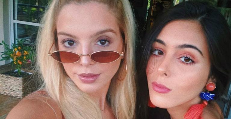 Giovanna Lancellotti compartilha clique ao lado de irmã usando make neon ”Irmãs de alma”