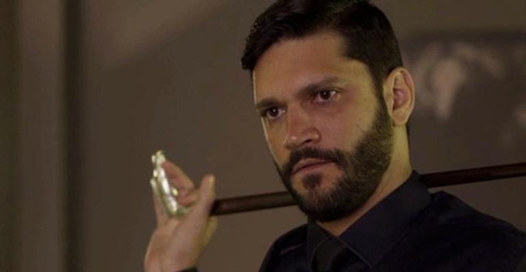 Vilão Diogo se assusta ao descobrir que está na miséria em ‘Bom Sucesso’
