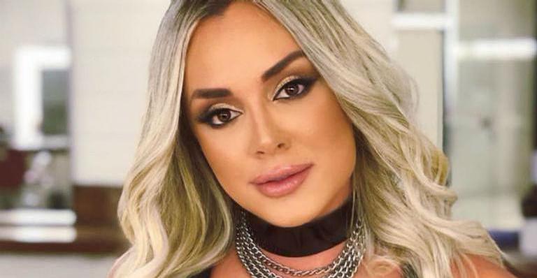 Juju Salimeni é clicada de costas na Bahia e bumbum sarado atrai olhares
