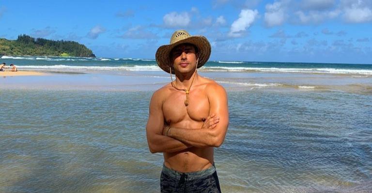 Cauã Reymond explode fofurômetro ao mostrar sua filha se divertindo no Havaí