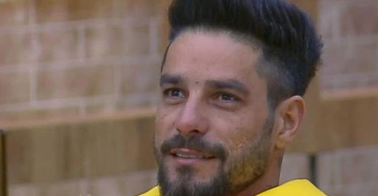 Diego Grossi mostra carro que ganhou no reality A Fazenda 11: ”Muito feliz”