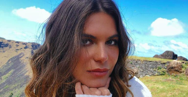 Durante viagem para o Havaí, Mariana Goldfarb curte praia e exibe barriga negativa nas redes