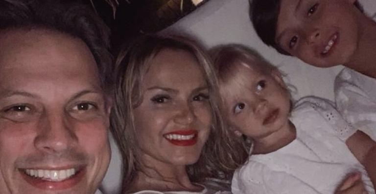 Eliana explode o fofurômetro com registro de sua filha rezando: ”Aqui em casa todos rezam”