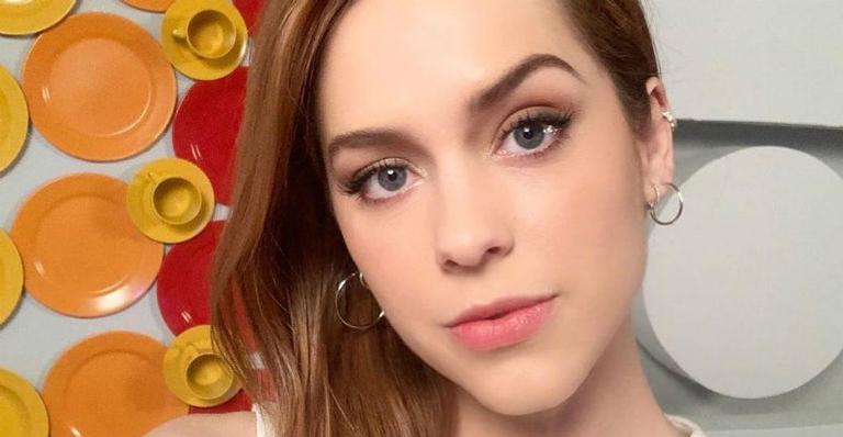 Sophia Abrahão curte férias no Rio de Janeiro e arranca suspiros ao aparecer com biquíni laranja