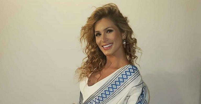 Lívia Andrade arranca suspiros ao aparecer mostrando a marquinha do biquíni em Jericoacoara