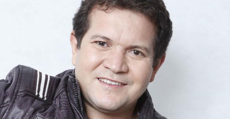Ximbinha exibe resultado do implante capilar e brinca: ”Vou voltar com a mecha”