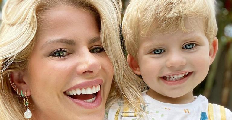 Karina Bacchi surge em vídeo fofíssimo com o filho, Enrico Bacchi, e encanta web
