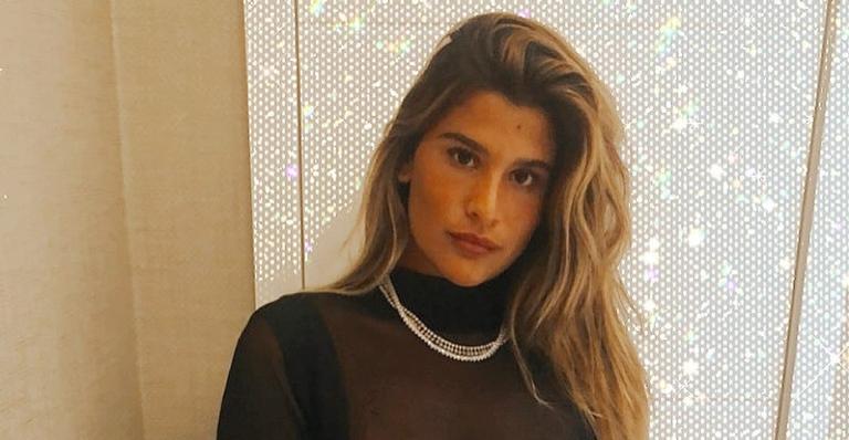 Com clique de biquíni ao lado de buggy, Giulia Costa relembra viagem à Noronha