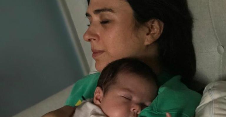 Tatá Werneck conta história de ninar inusitada para sua filha e diverte seguidores e amigos famosos