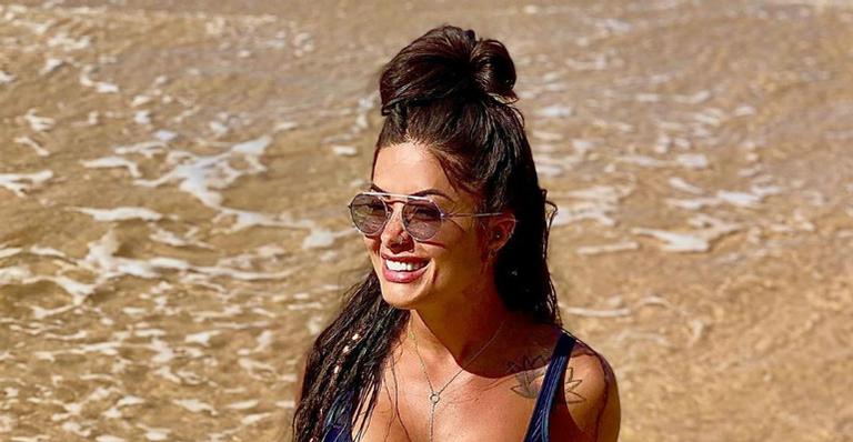 Aline Riscado se despede de Noronha e desabafa: ”Dá um aperto no peito”