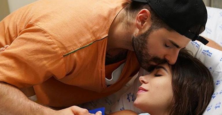 Alok divulga vídeo de Romana Novais amamentando Ravi e web se derrete: ”Momento de muito amor”