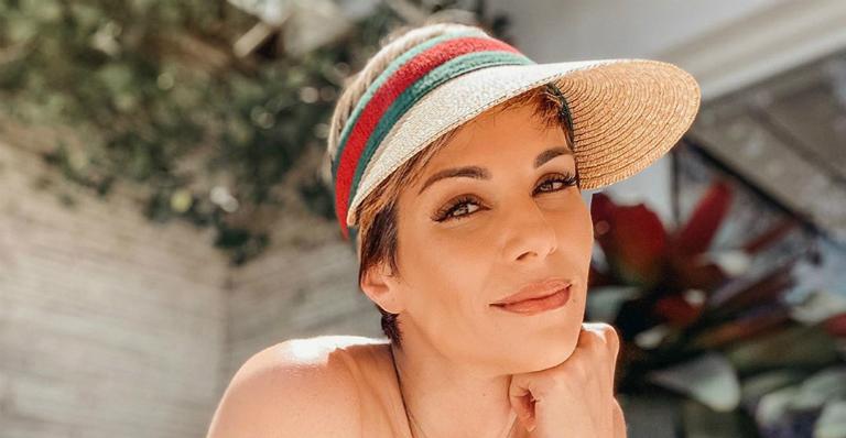 Ana Furtado curte dia de sol na praia e arranca elogios dos internautas: ”Maravilhosa”