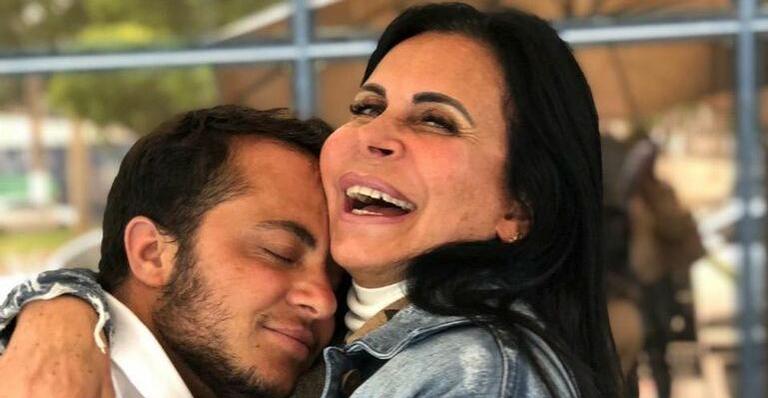 Gretchen fica indignada com comentários sobre seu filho e neto: ”Tão desprezível”