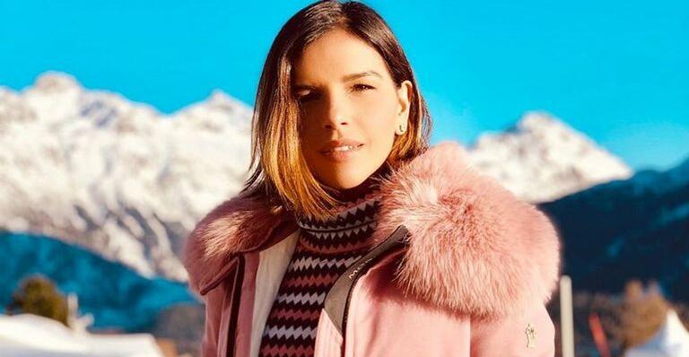 Na Suíça, Mariana Rios leva tombo na neve e fica com a cabeça ensopada