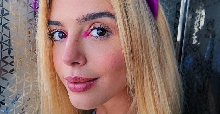 Se despedindo das férias, Giovanna Lancellotti posa com maiô neon e chama atenção da web: ”Deusa”