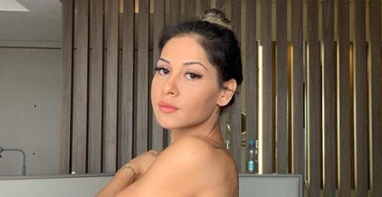 Mayra Cardi posa de biquíni e impressiona seguidores: ”Que corpo”