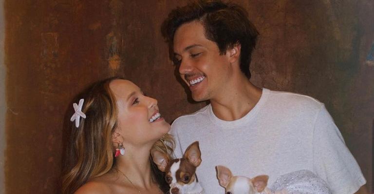 Larissa Manoela comemora aniversário de namoro com Leo Cidade: ”Amo viver a vida com você”