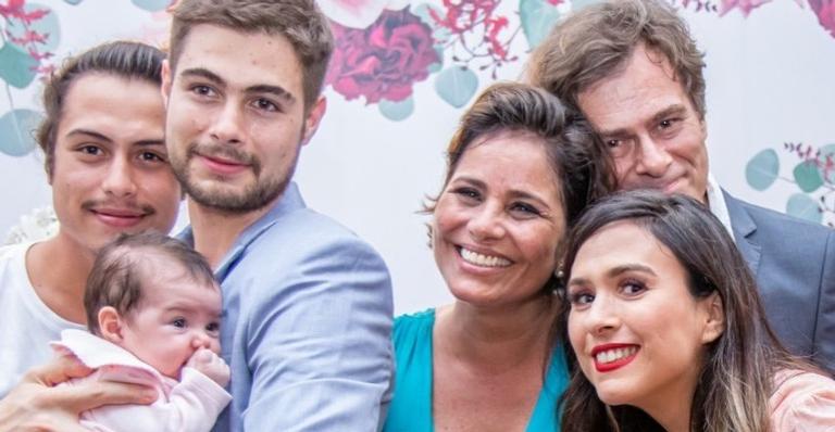 Mãe de Rafa Vitti celebra a relação de seu filho e Tatá Werneck: ”Toda minha bênção”