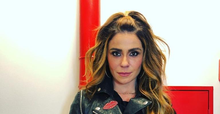 Ao testar figurinos, Giovanna Antonelli surge com sardas no rosto: ”Gravando e brincando”