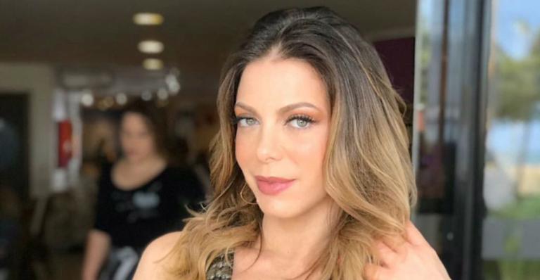 Sheila Mello posta clique inédito da filha e semelhança impressiona: ”Xerox da mãe”