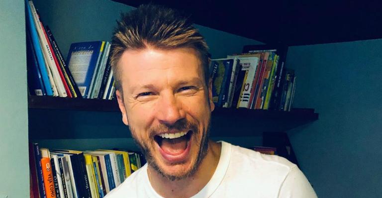 Rodrigo Hilbert chama atenção ao aparecer praticando esporte: ”Bora treinar”