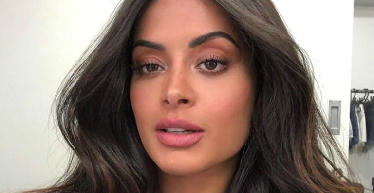 De cabelo curtinho, Aline Riscado posa com look ousado para ensaio do Carnaval
