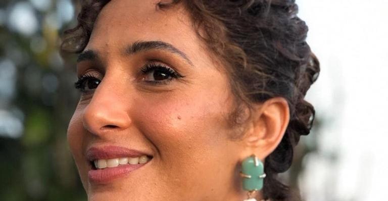 Camila Pitanga posa com a prima e semelhança impressiona: ”Pensei que era sua filha”