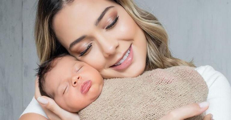 Carol Dantas encanta os seguidores com clique de Valentin, seu filho caçula
