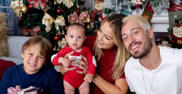 Carol Dantas compartilha clique fofo ao lado dos filhos e se declara: ”Vocês são tudo para mim”