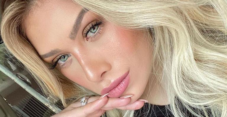 Flavia Pavanelli posa biquíni em Miami e recebe elogios dos fãs: ”Uma deusa”