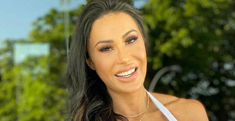 Gracyanne Barbosa mostra marquinha do bronzeado e confessa: ”Prefiro o biquíni de fita”