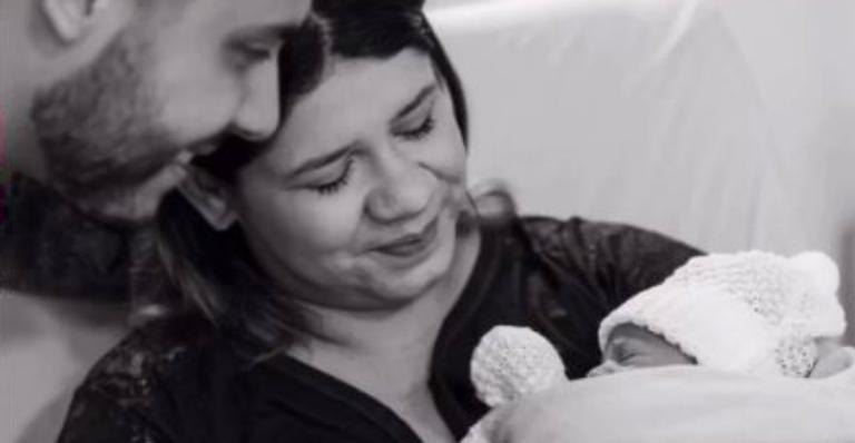 Marília Mendonça comemora primeiro mês de Léo em post emocionante: ”Eu nasci, quando você nasceu”