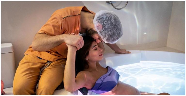 Romana Novais posta fotos do parto e emociona: ”Ravi nasceu e eu renasci”