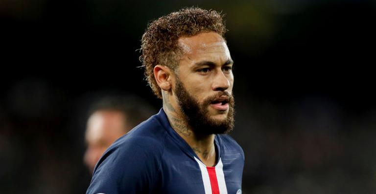 Tá rolando? Modelo russa é apontada como novo affair de Neymar Jr.