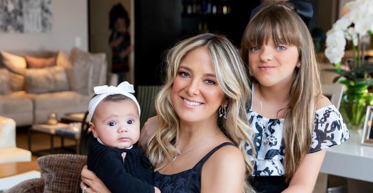 Tici Pinheiro se derrete pelas filhas Rafa e Manu em clique fofo: ”Minhas princesas”