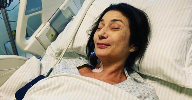 Zizi Possi vai para a UTI após passar por complicada cirurgia na coluna