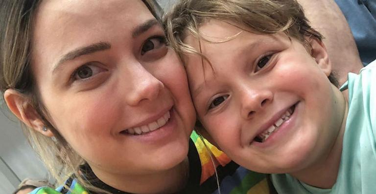 Carol Dantas leva Davi Lucca ao pediatra e recebe elogios: ”Tá parecendo com o pai”