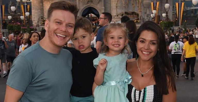 Fofura do dia! Melinda chama Teodoro de ‘papai’ e Thais Fersoza se derrete: ”Coisa mais linda!”