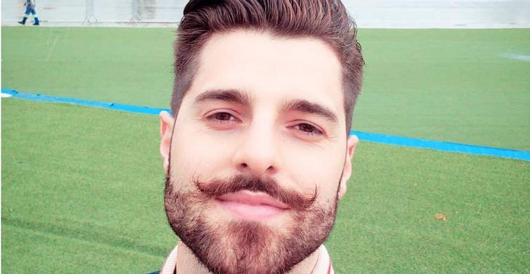 Alok aparece ”sextando” com o filho no colo e encanta seguidores